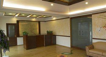 Sapphire Hotel Lonavala Kültér fotó